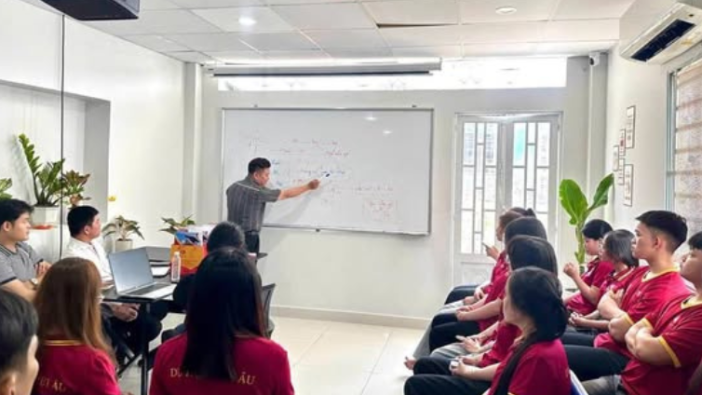 ĐỘI NGŨ TƯ VẤN VIỆT ÂU: CHÌA KHÓA CHO HÀNH TRÌNH DU HỌC THÀNH CÔNG 