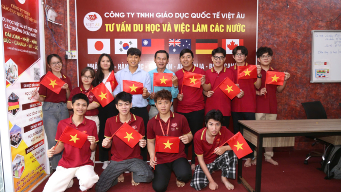 🌟 CÔNG TY TNHH GIÁO DỤC QUỐC TẾ VIỆT ÂU TRÂN TRỌNG GỬI LỜI TRI ÂN VÀ CHÚC MỪNG 🌟