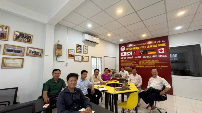 📍 TỔNG GIÁM ĐỐC ĐẶNG PHƯỚC MẠNH CÙNG BAN LÃNH ĐẠO CÔNG TY HỌP TẠI CHI NHÁNH MỚI CỦA VIỆT ÂU 🌍