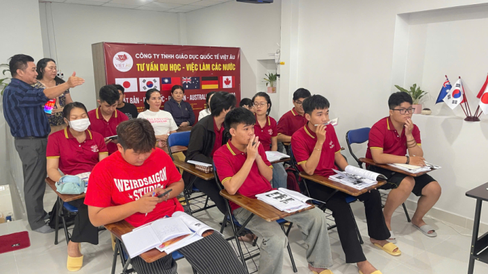 CHÚC MỪNG CÔ HOA NAM VÀ THẦY BÌNH VỚI THÀNH TÍCH TUYỂN SINH ẤN TƯỢNG