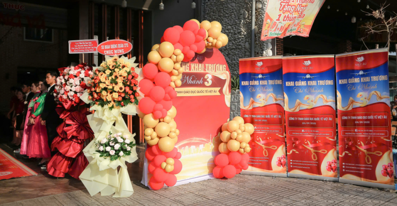 Tưng Bừng Ngày Lễ Khai Giảng Và Khai Trương Chi Nhánh 3 Việt Âu